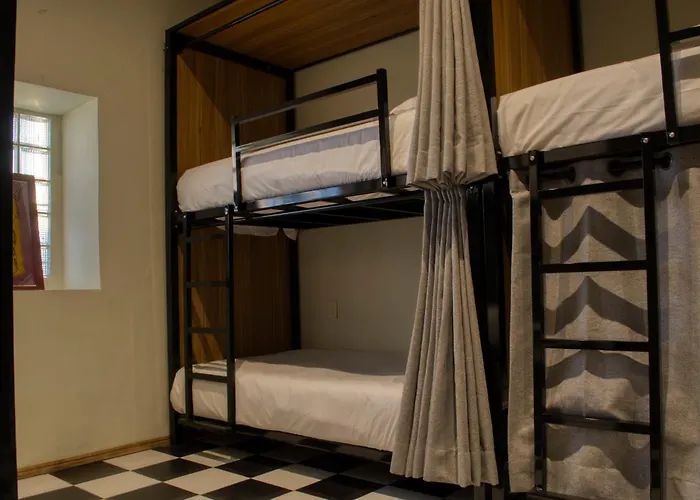 Nomaddicts Hostal *