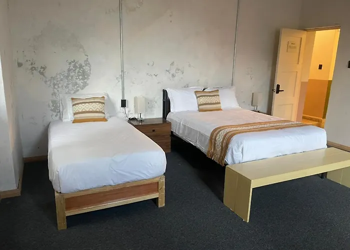 Nomaddicts Hostal *